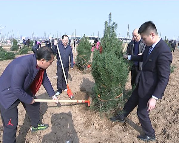 市委书记王玉君等市领导参加义务植树活动